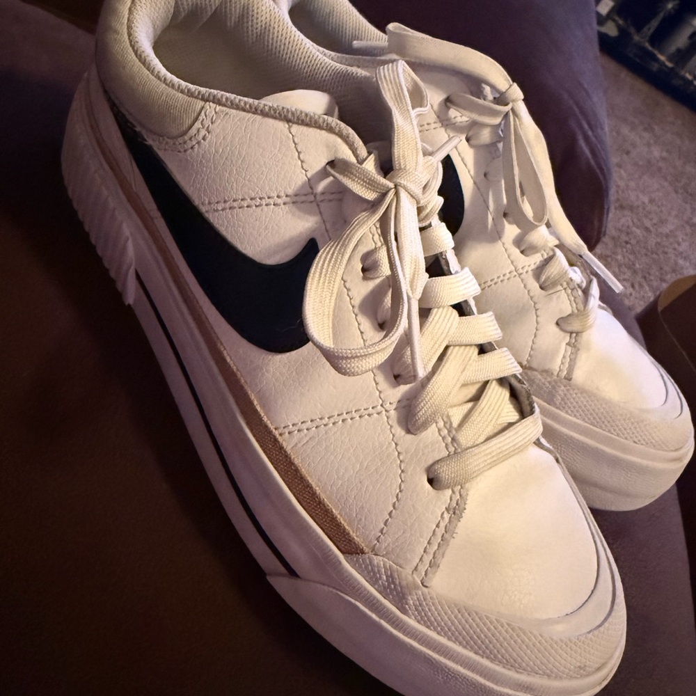 Nike Court Legacy Lift